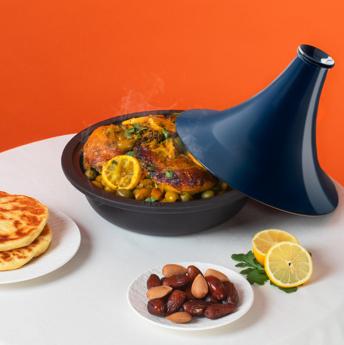 TAJINE TINGHIR Blau, aus emailliertem Gusseisen, Schüssel und Deckel aus Gusseisen, Kapazität 2,5 L - Blau, Metall (29.2/29.2/24.5cm) - La Fonderie 1890