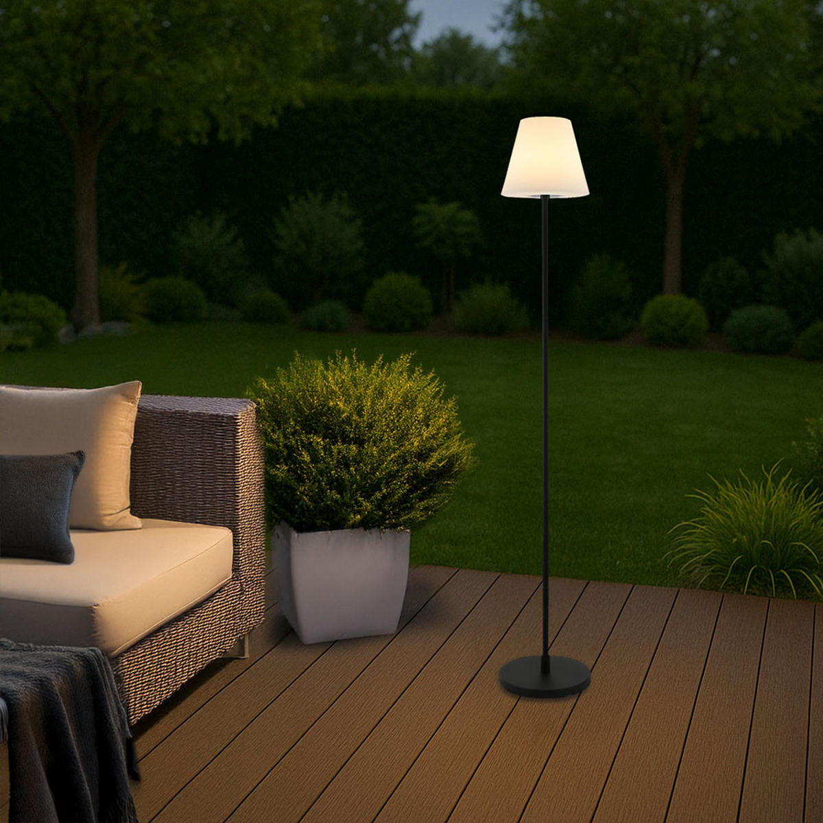SOLARLAMPE CLARA - Weiß, RGB-Farben, Stehlampe - Weiß, Kunststoff/Metall (25/25/146.5cm) - Home Deluxe