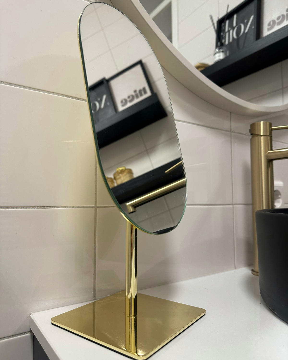 KOSMETIKSPIEGEL 16/37cmGoldCANTAL Cantal - Goldfarben, Metall (43/13/21cm) - Beliani