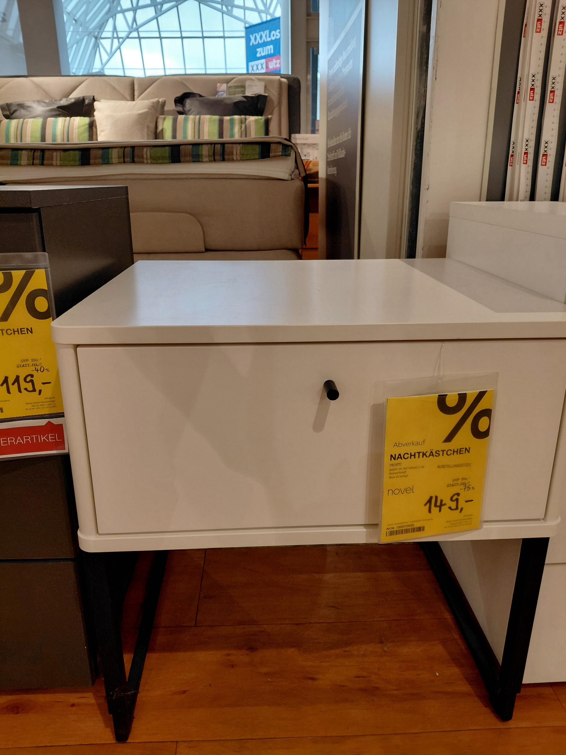 Nachtkästchen PRONTO - Novel