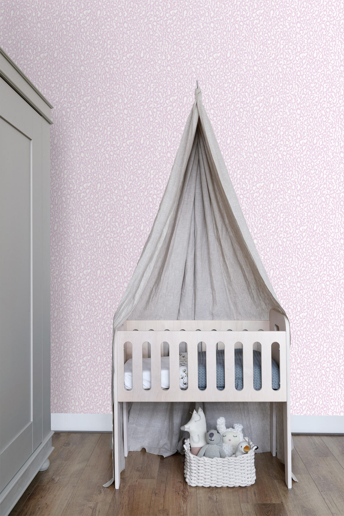 TAPETE Panter 53 cm x 10.05 m - Pink, Papier (53/0.1cm) - Origin Wallcoverings