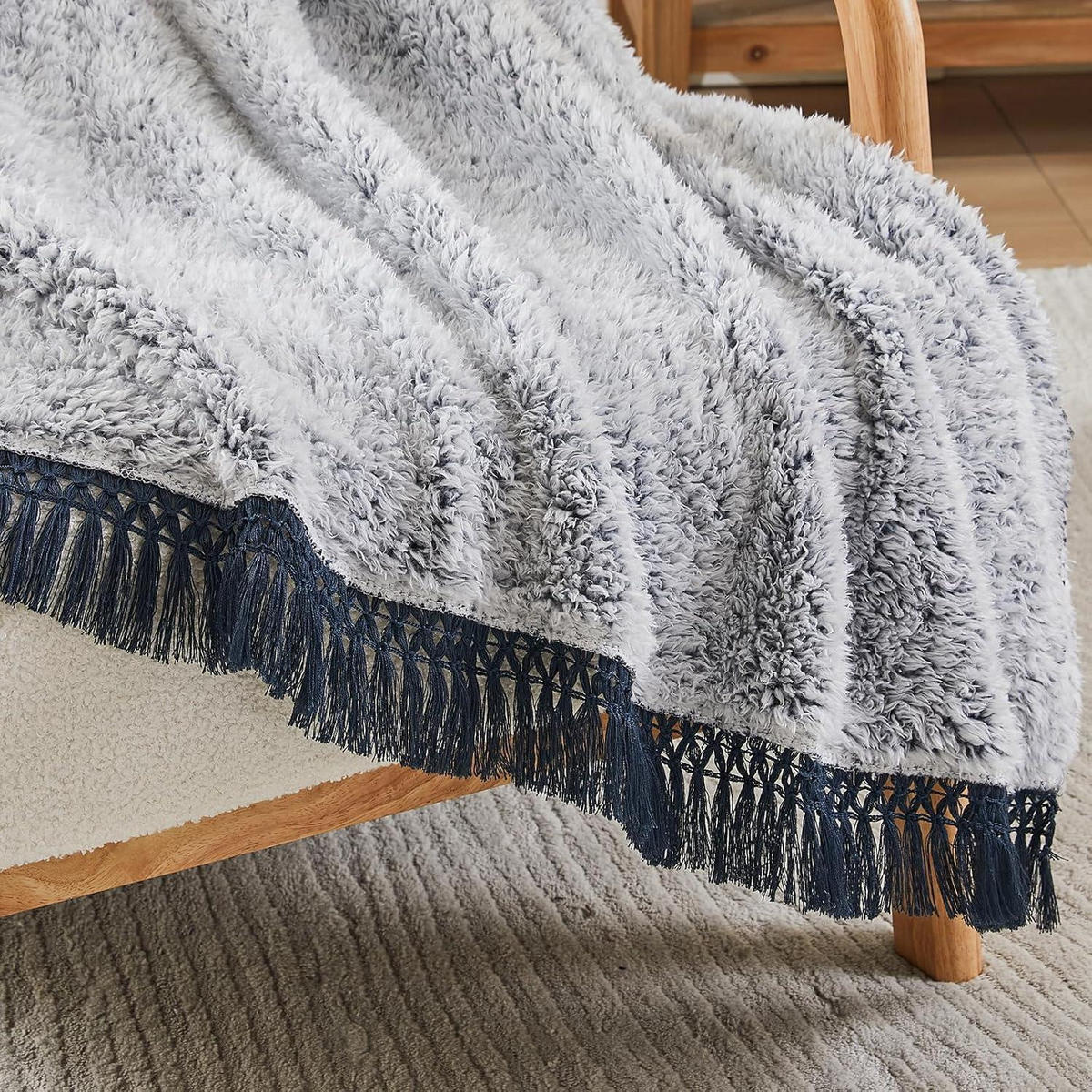 KUSCHELDECKE mit Quasten 127 x 177 cm - Grau, Textil (127/152cm)