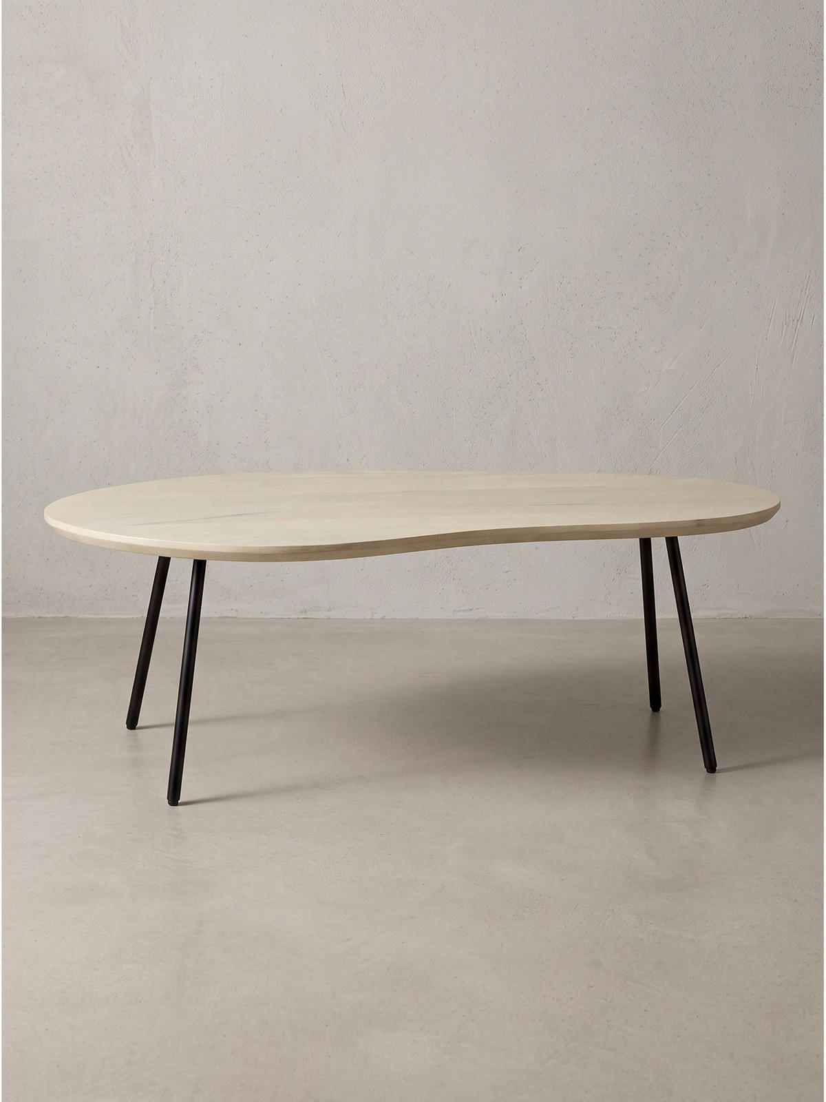SOFATISCH CALABRIA, Mango Massivholz, in Nierenform, Weiß-Mango, 122 x 63 x 36 cm - Schwarz/Weiß, Holz/Metall (63/122/36cm) - KADIMA DESIGN