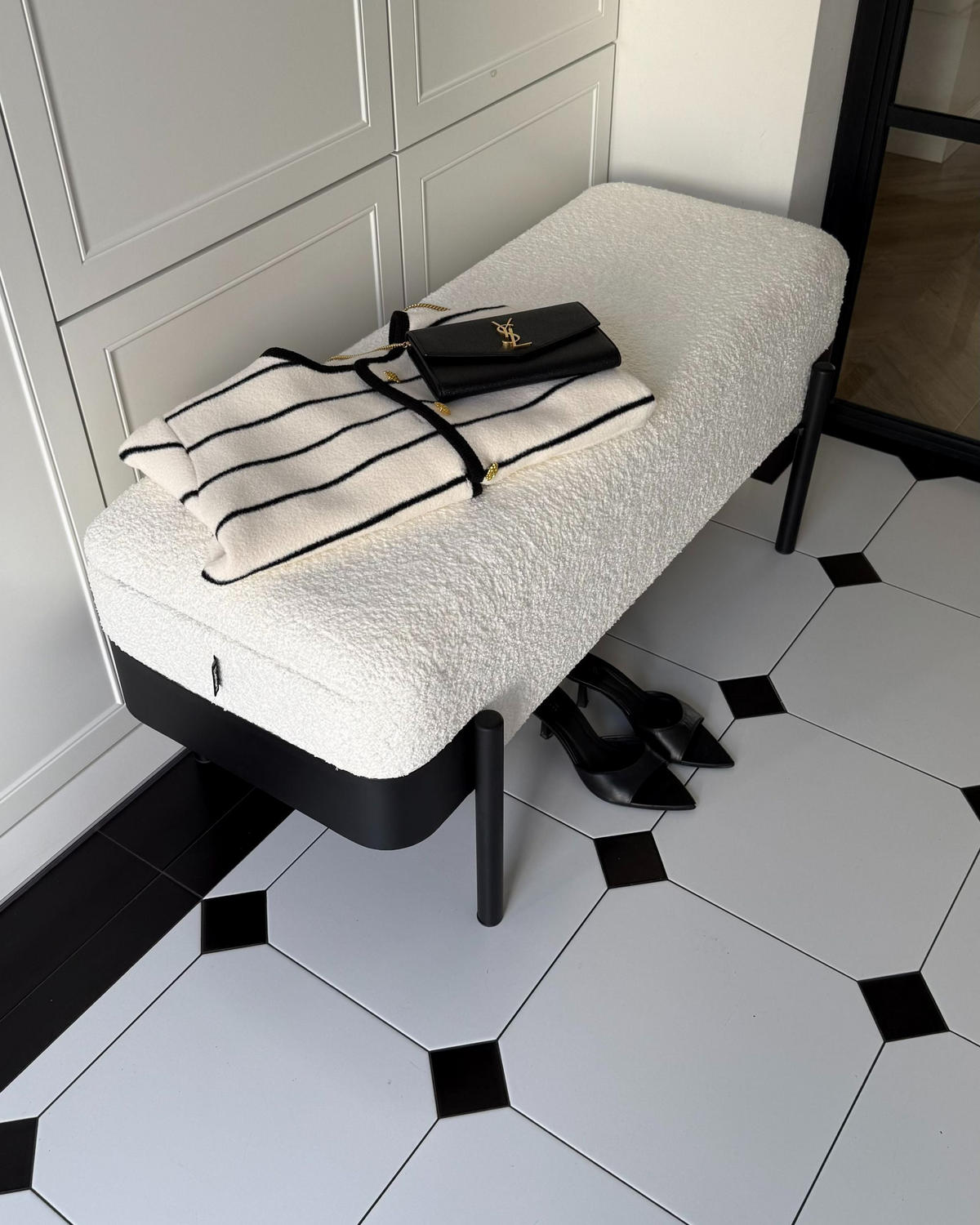 FÖRVARINGSBÄNK gräddvit Warren - Vit/Svart, Textil (40/45/100cm) - Beliani