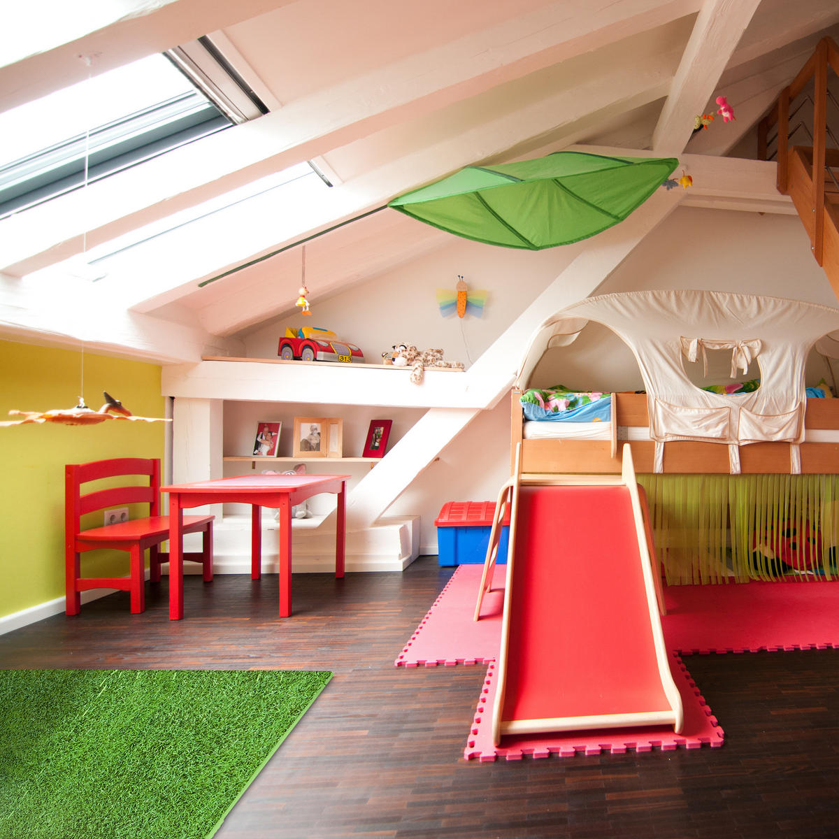 8XPODLOŽKA na podlahu - zelená, plast (61/61cm) - Relaxdays