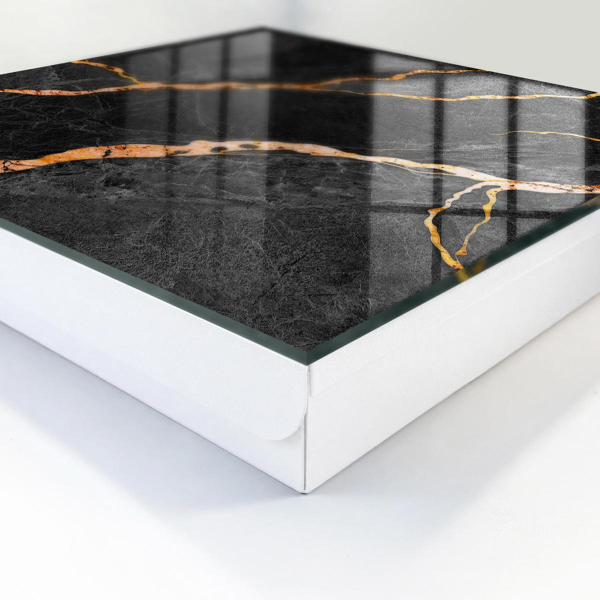 SCHLÜSSELBOX Weiß 30x30 cm – Türöffnung nach rechts - Weißer und orangefarbener Stein - Schwarz, Metall (30/30/5cm) - TULUP