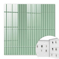 SCHLÜSSELBOX Weiß 30x30 cm – Türöffnung nach rechts - grüne Streifen - Grün, Metall (30/30/5cm) - TULUP