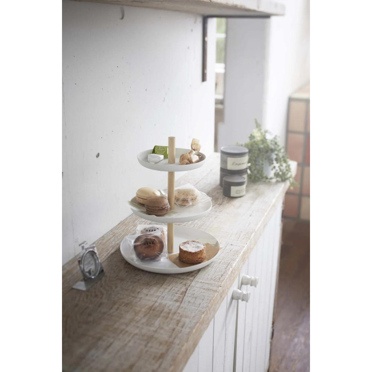 ETAGERE / Servierturm Tosca - 3-stöckig - Weiß, Metall (20/24cm) - Yamazaki
