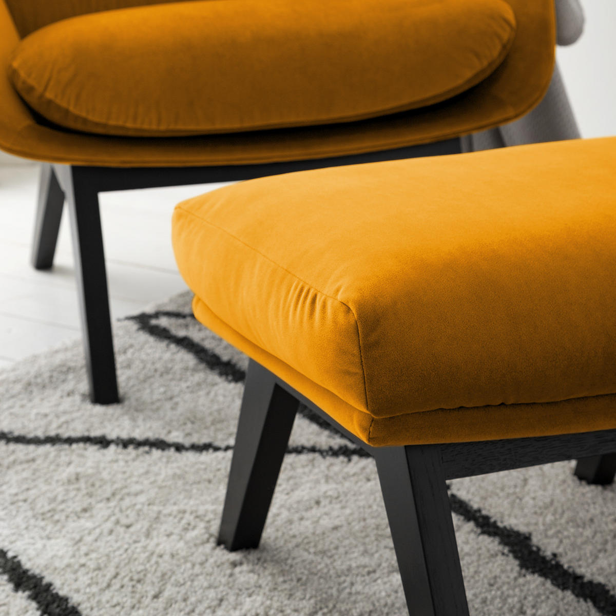 POLSTERHOCKER - Schwarz/Orange, Eichenholz/Textil (54/41/41cm) - home24