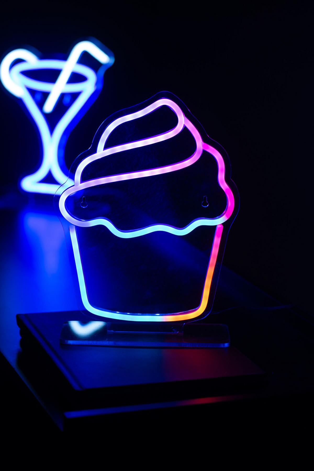 NEON Light Colour Changing Cupcake 2/21/29 cm - Multicolor, Kunststoff (2/21/29cm) - Leitmotiv