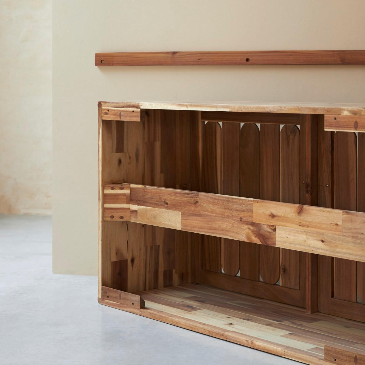 BADEZIMMERMÖBEL Lila Natur aus Akazie - Naturfarben, Holz (120/65/40cm) - Tikamoon