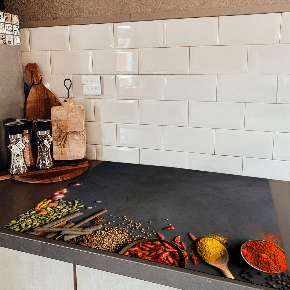 HERDABDECKPLATTE Kräuter - Lebensmittel - Gewürze - Schwarz - Paprika - Zimt Induktionsmatte 77x59 cm - Currygelb, Kunststoff (77/59/0.2cm) - MuchoWow