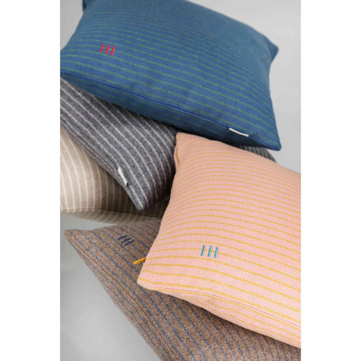 ZIERKISSENHÜLLE DEKOKISSENHÜLLE FUN STRIPE 2er Set - Grau, Textil (38/38cm) - Esprit