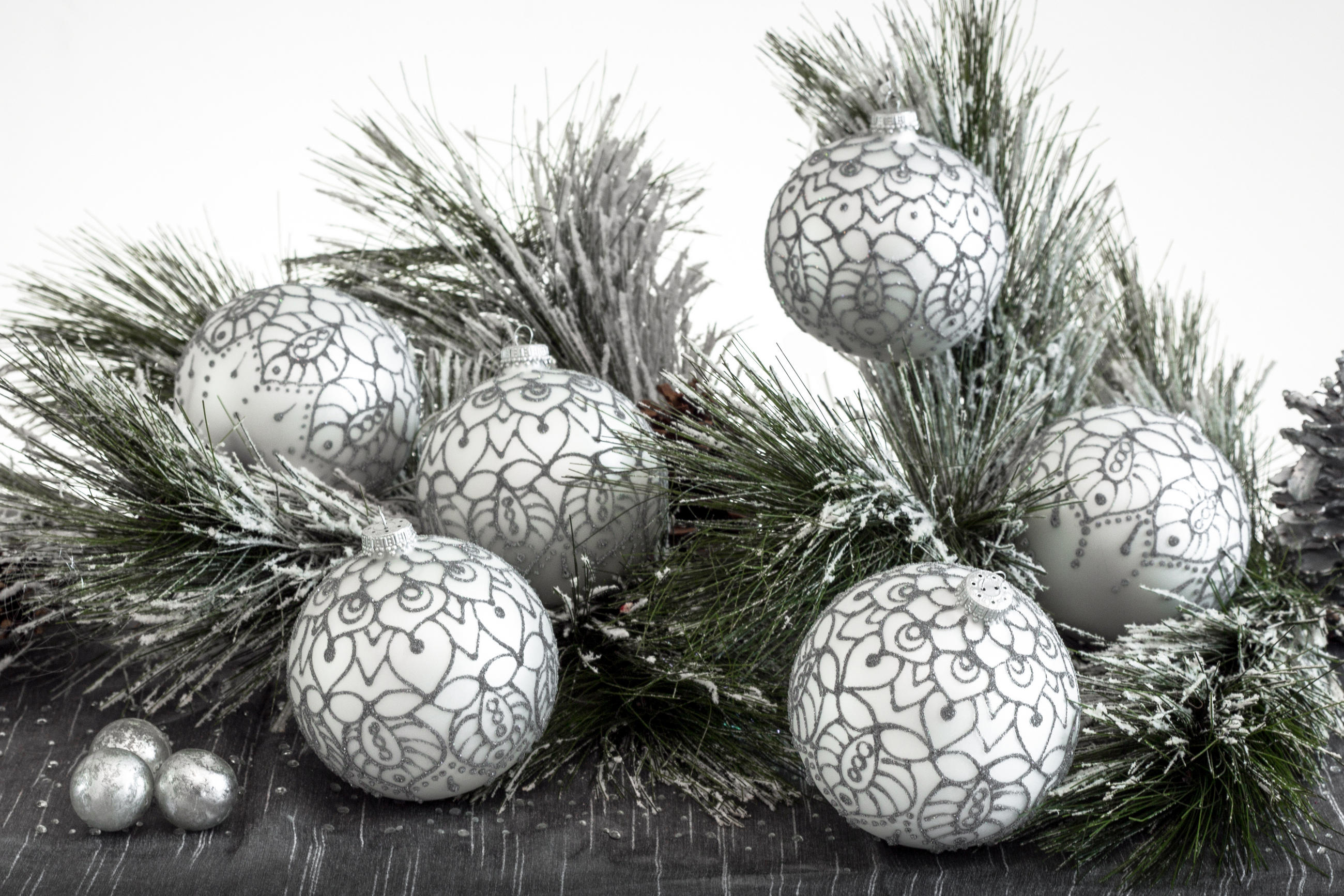 CHRISTBAUMKUGELN Halskette Gloria Silberfarbig 8cm (Glas / 6 Stk.) - Silberfarben, Glas (8/8/8cm) - Krebs Glas Lauscha
