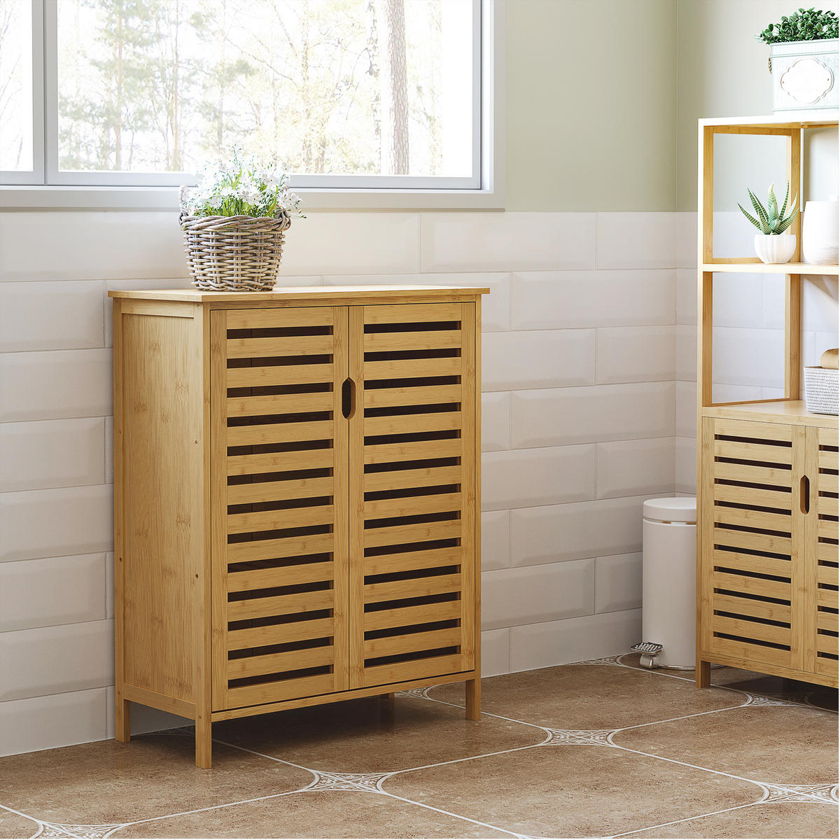 BADEZIMMERSCHRANK 68x32x86 cm Natur aus Bambus mit Doppeltür & Kippsicherung - Naturfarben, Naturmaterialien (68/86/32cm) - Modfu
