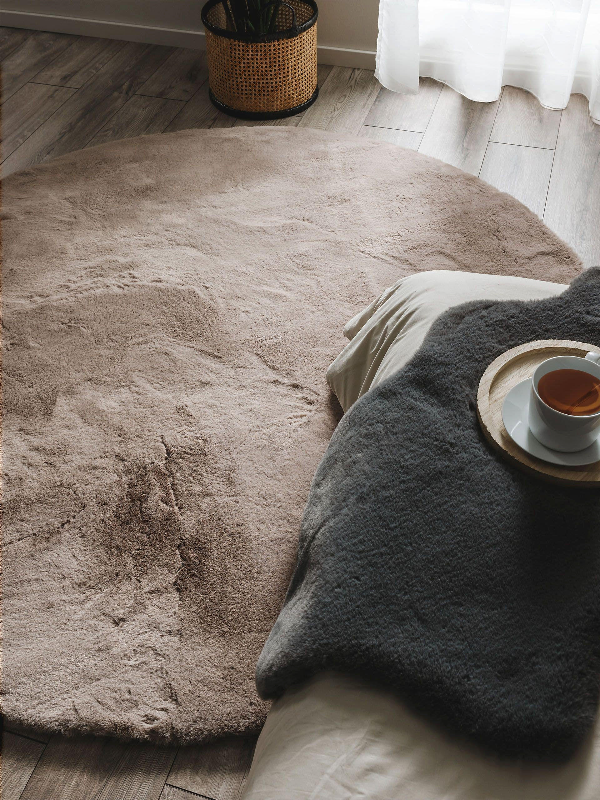 Thumbnail - benuta Nest Kunstfell-Teppich, Taupe, Textil, Beton Optik, Rund, 180x180 cm, wasserabweisend, Teppiche & Böden, Teppiche