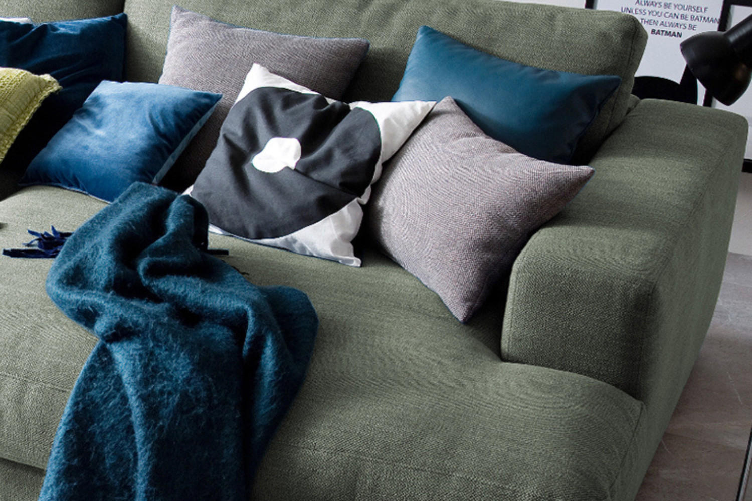 Thumbnail - Kawola Big, Olivgrün, Schwarz, Textil, Echtholz, 3-Sitzer, Füllung: Komfortschaum, 290x85x190 cm, Wohnzimmer, Sofas & Co...