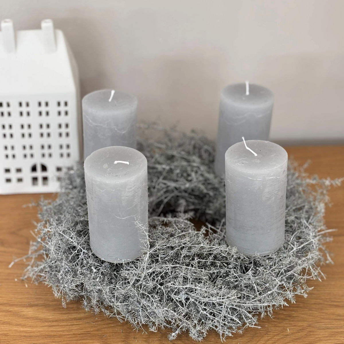 TROCKENBLUMEN Adventskranz aus Spargelkraut - Silberfarben, Naturmaterialien (8cm) - Lykke & You