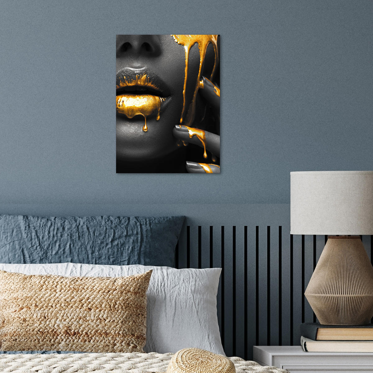 POSTER Frau - Schwarz - Gold - Gesicht - Lippen 30x40 cm - Goldfarben, Papier (30/40/0.1cm) - MuchoWow