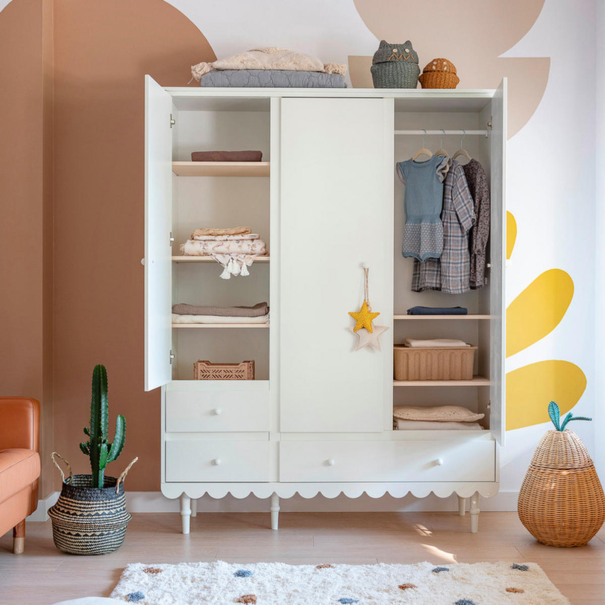 SKŘÍŇ 3DVEŘOVÁ Babushka Bílá - bílá, kompozitní dřevo (154/203/50cm) - Petits-meubles