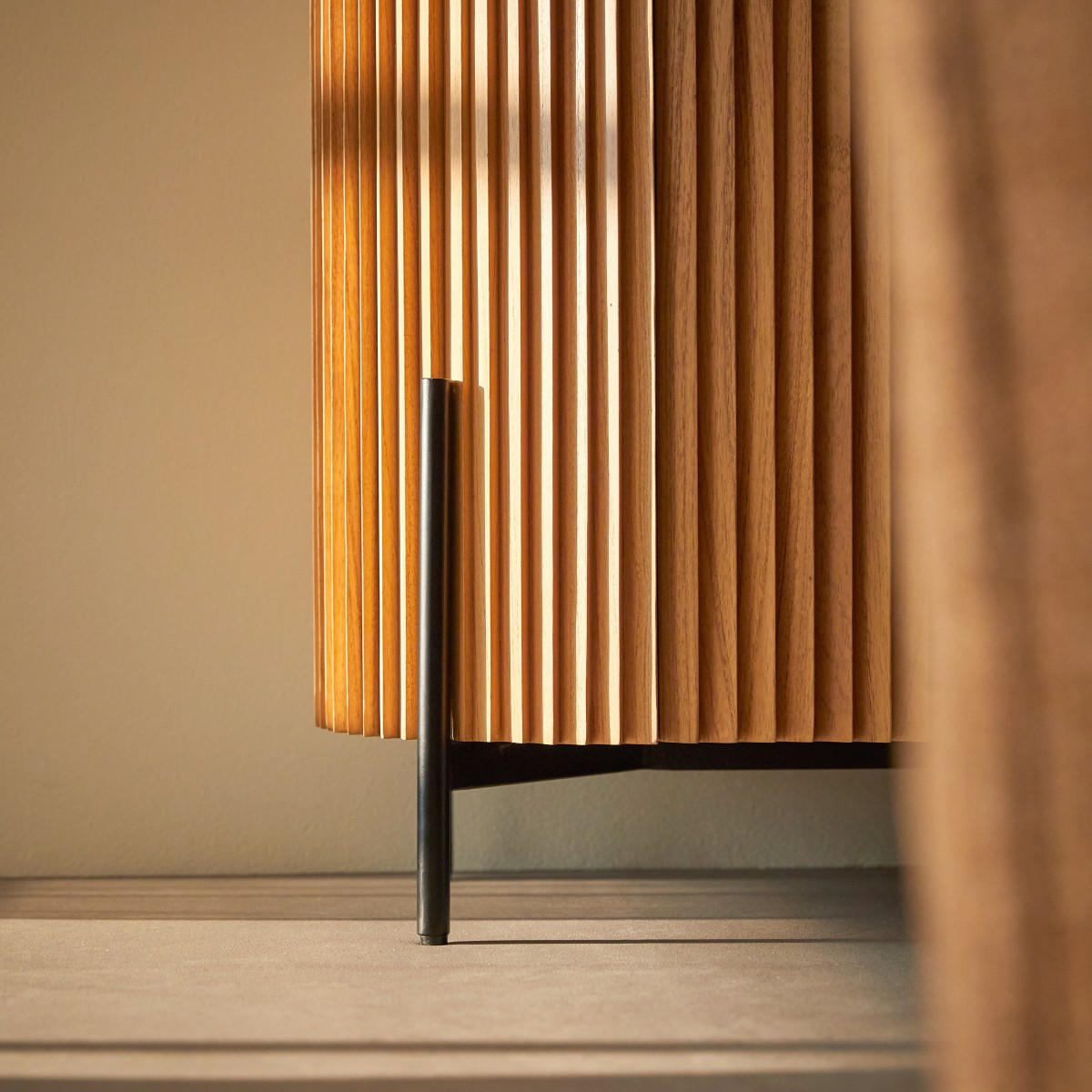 SIDEBOARD Lou Hellbraun aus Dunkles Mindiholz - Hellbraun, Holz (150/71/45cm) - Tikamoon