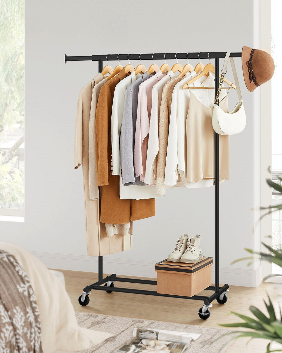 KLEIDERSTÄNDER FREETOWN - Schwarz, Metall (132/160/46cm) - Hansiro