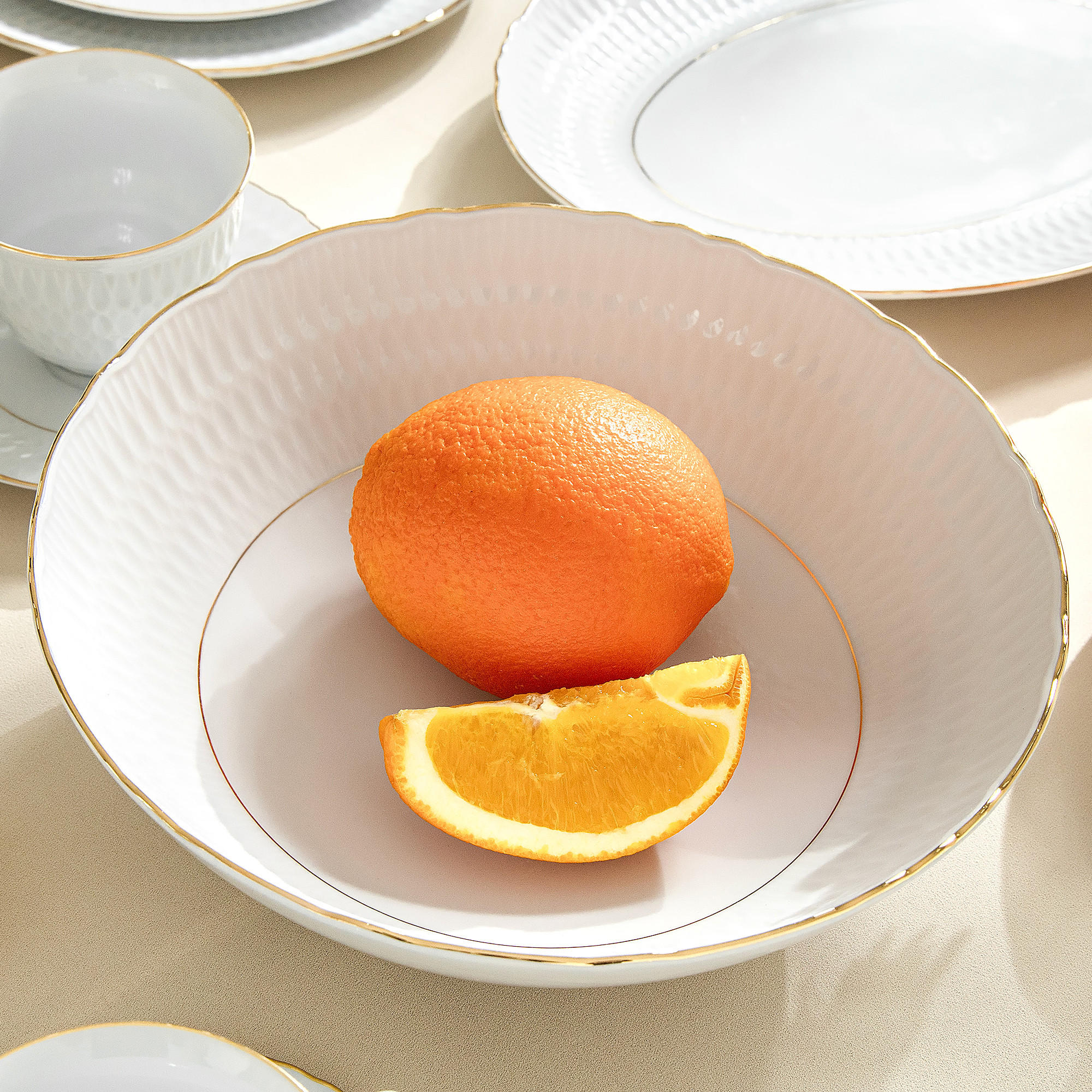 SALATSCHÜSSEL CMIELOW SOFIA GOLDRAND aus Porzellan - Weiß, Keramik (17/17/7cm) - KONSIMO®
