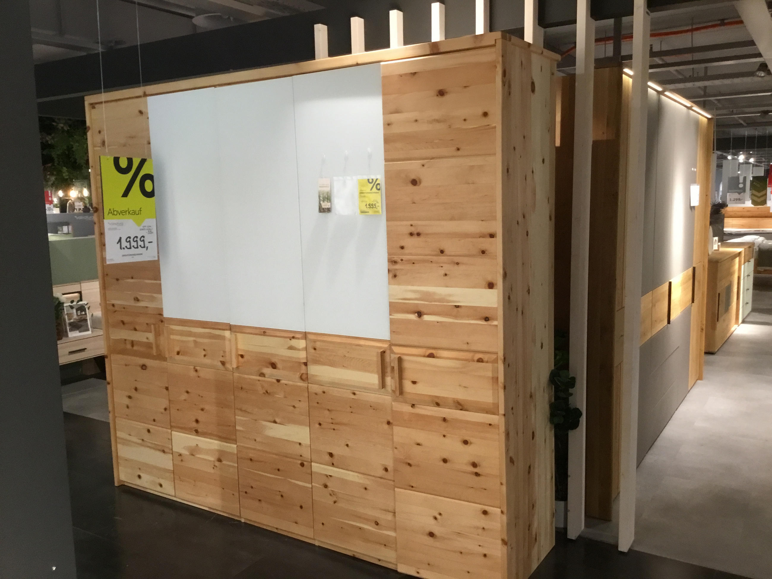 Drehtürenschrank Zirbe - Valnatura