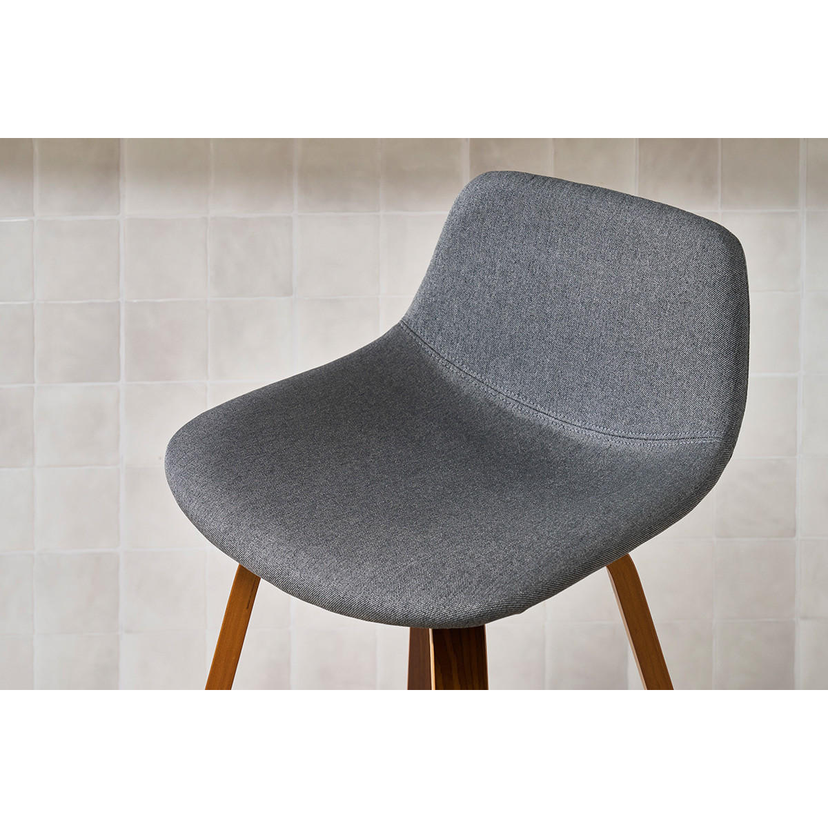 BARHOCKER Dunkelgrau Holz H65 cm 2er-Set NONIE - Anthrazit, Textil (50/85.5/49cm) - Miliboo