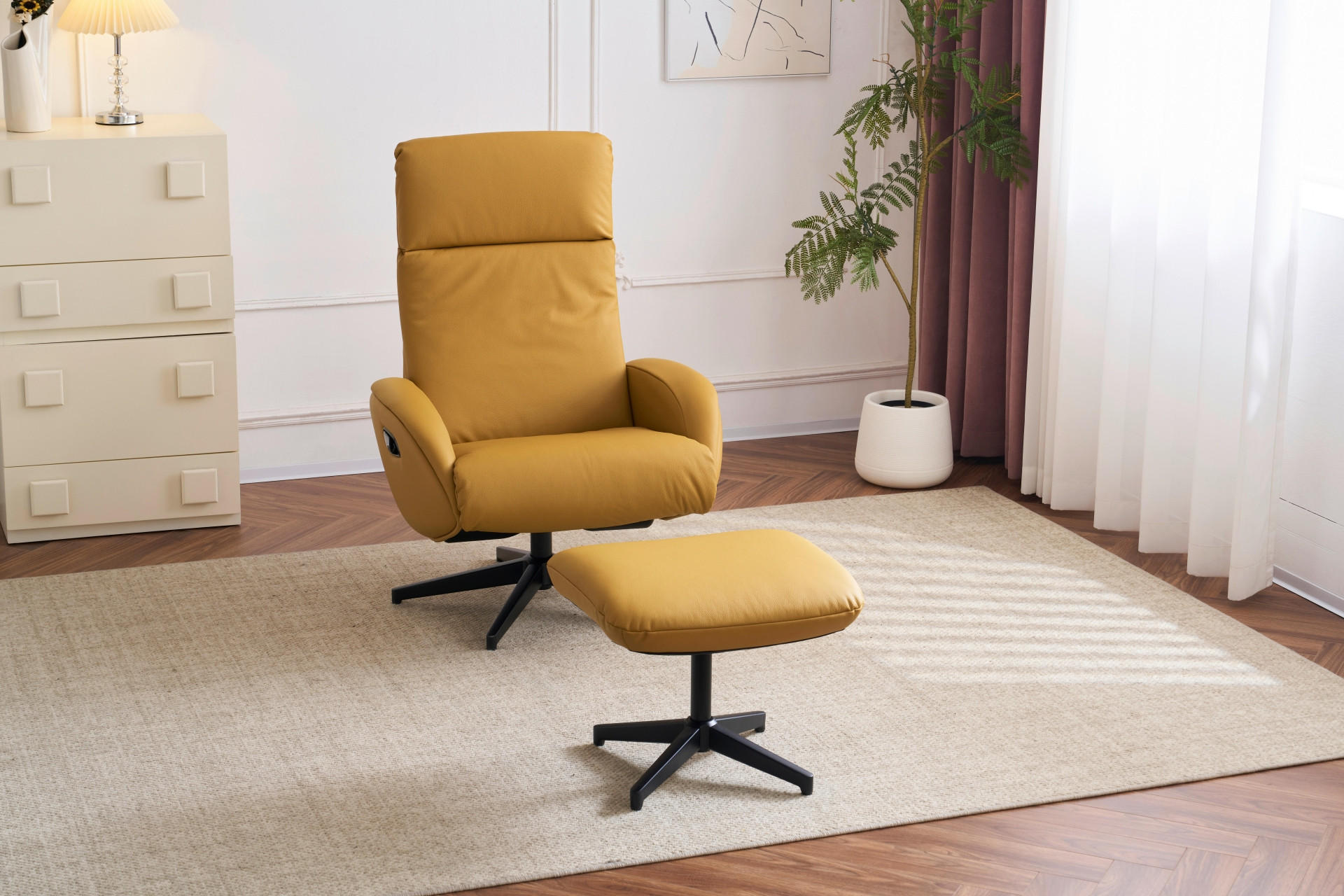 žuta fotelja s naslonom za noge