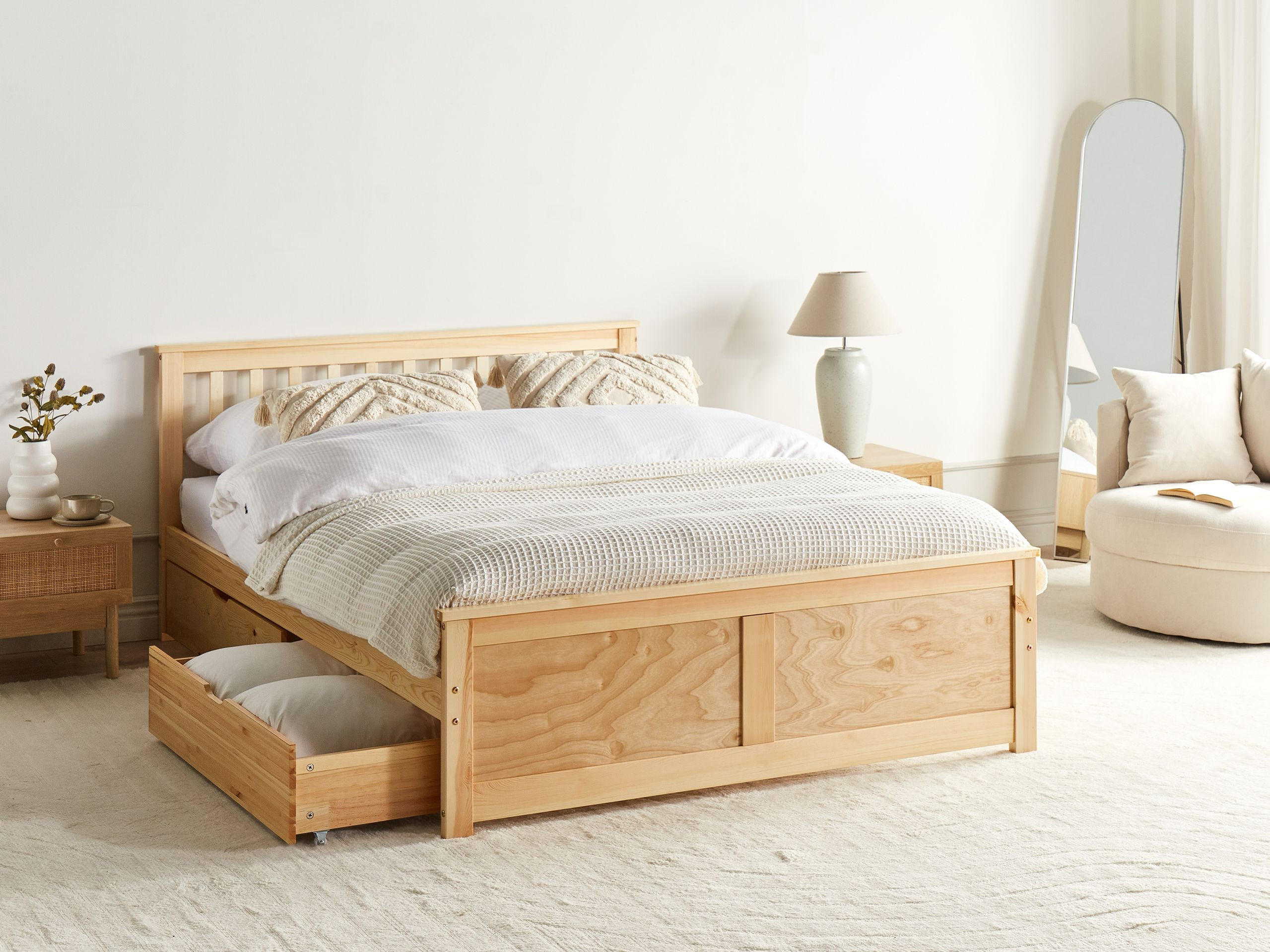 BETT mit Schubladen 140x200 cm Heller Holzfarbton Olendon - Hellbraun, Holz (140/200cm) - Beliani