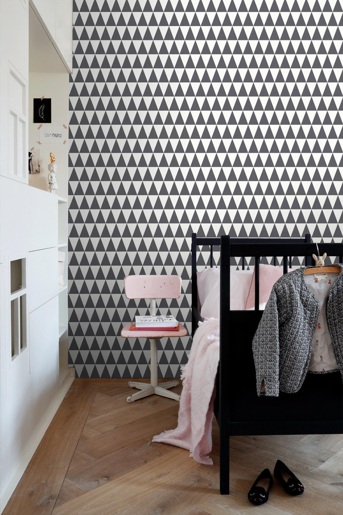 TAPETE grafische, geometrische Dreiecke 53 cm x 10.05 m - Schwarz, Papier (53/1000cm) - ESTAhome