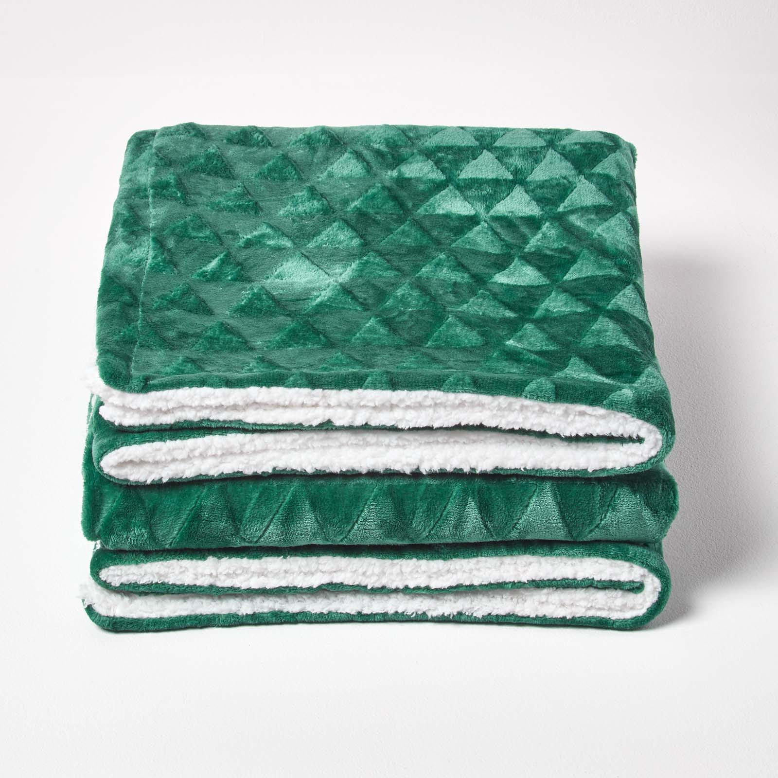 KUSCHELDECKE Sherpa 160/200 cm, Samtdecke mit Dreieckmuster - Grün, Textil (160/200cm) - Homescapes