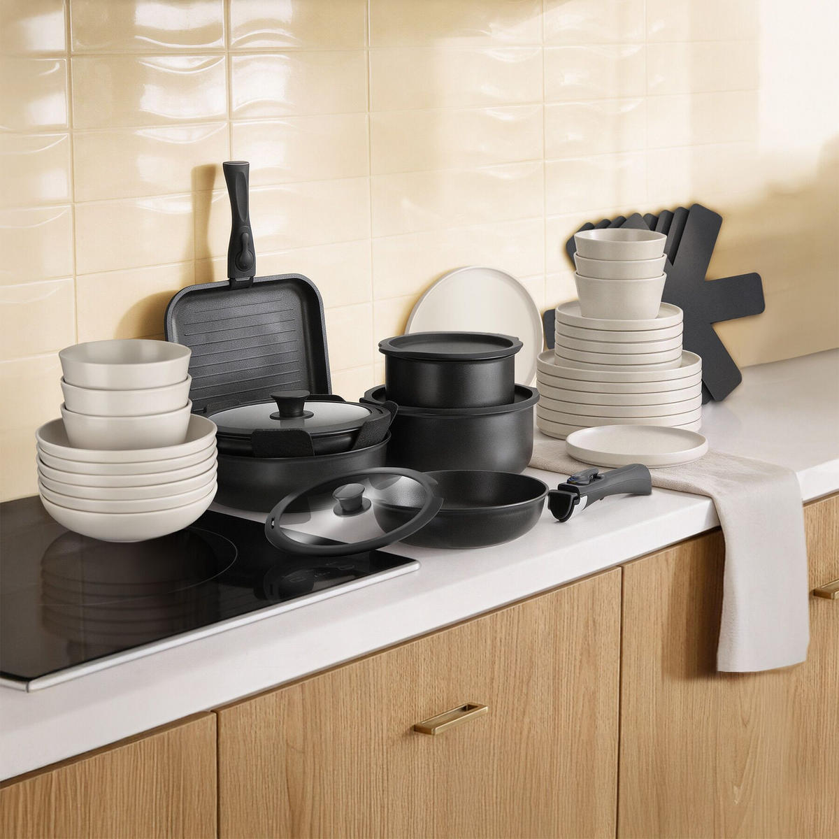 KÜCHENSTARTERSET 41er Set Una/Parma, inklusive Topfschonern und anklemmbaren Griffen, schwarz/taupe - Taupe/Schwarz, Keramik (30/8.5/46.5cm) - tectake