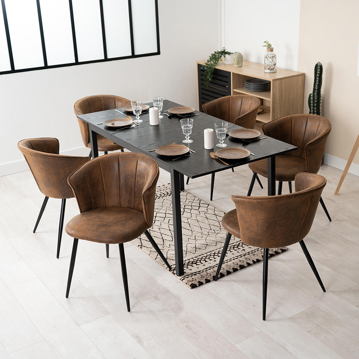 ESSTISCH-SET mit 6 Stühlen, Ausziehbarer Esstisch, Schwarzer Tisch mit 6 Schalensesseln aus Wildlederimitat - Schwarz/Braun, Textil/Metall (53.5/74.5/51cm) - Meubles Cosy