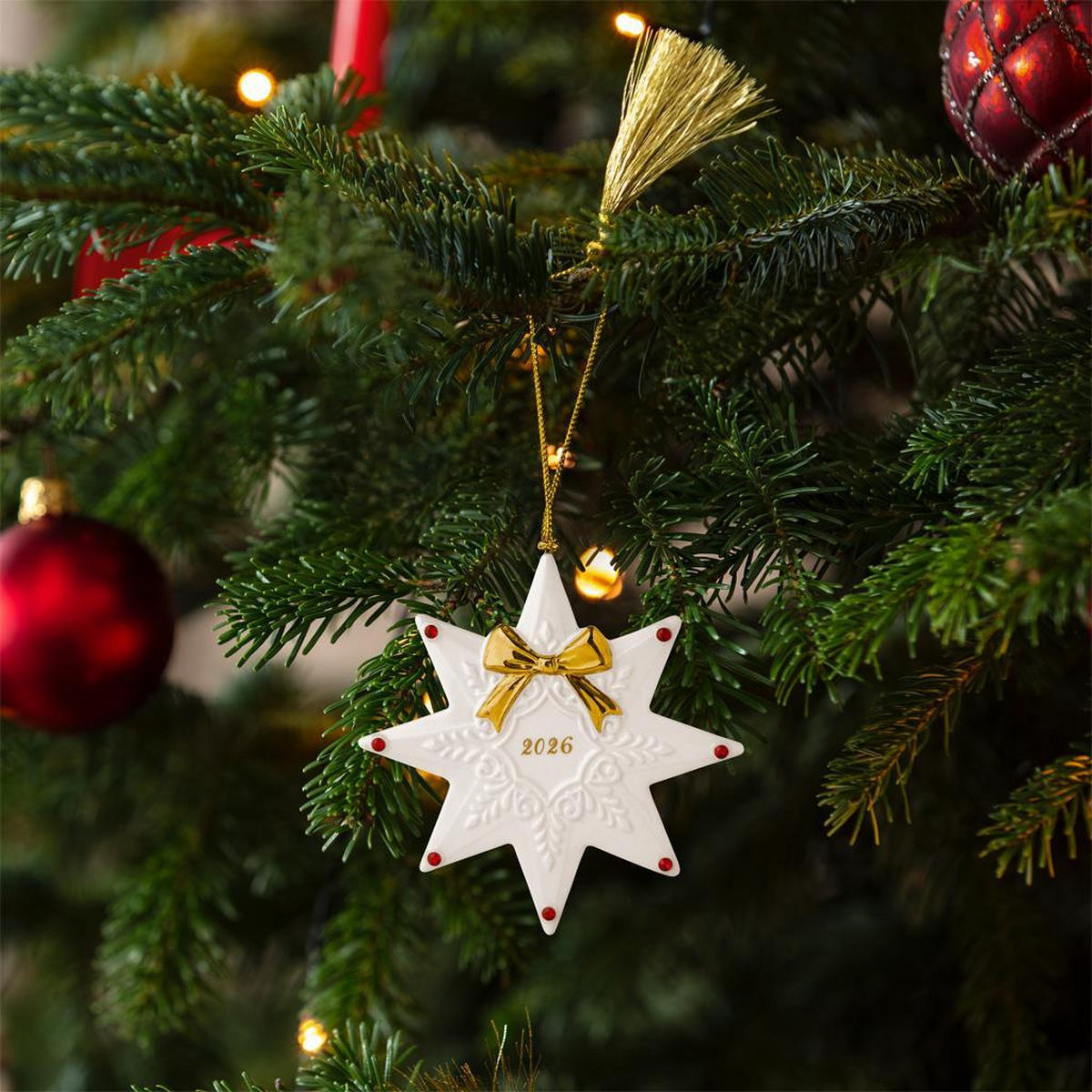 ORNAMENT STERN 2026 Christmas Classics weiß-gold 0,9 x 11,3 x 11,3 cm - Goldfarben/Weiß, Keramik (11.3/11.3/1cm) - Villeroy & Boch