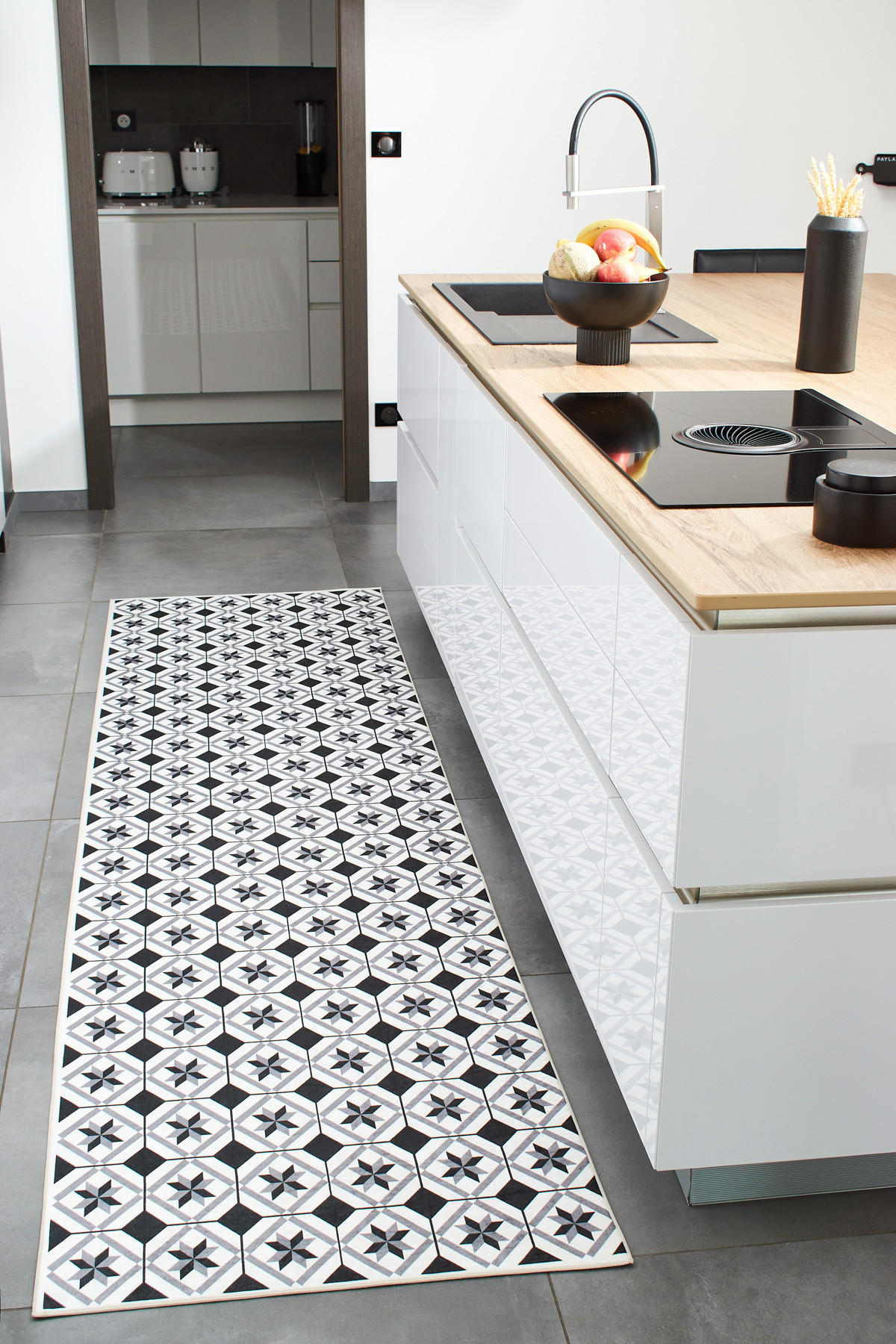 KÜCHENTEPPICH mit schwarzem Zementfliesenmuster Azulejo 80x300 cm - Schwarz, Textil (80/300cm) - Nazar Rugs