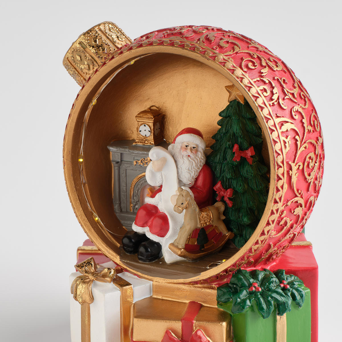 DEKOFIGUR Led SANTIO, 16 x 14 cm, Rot, Beleuchtet Weihnachtsfigur, Weihnachtsdeko, Deko Wohnzimmer, Winter Christmas, XMAS Geschenk - Rot, Kunststoff (12.5/16/14cm) - home&you