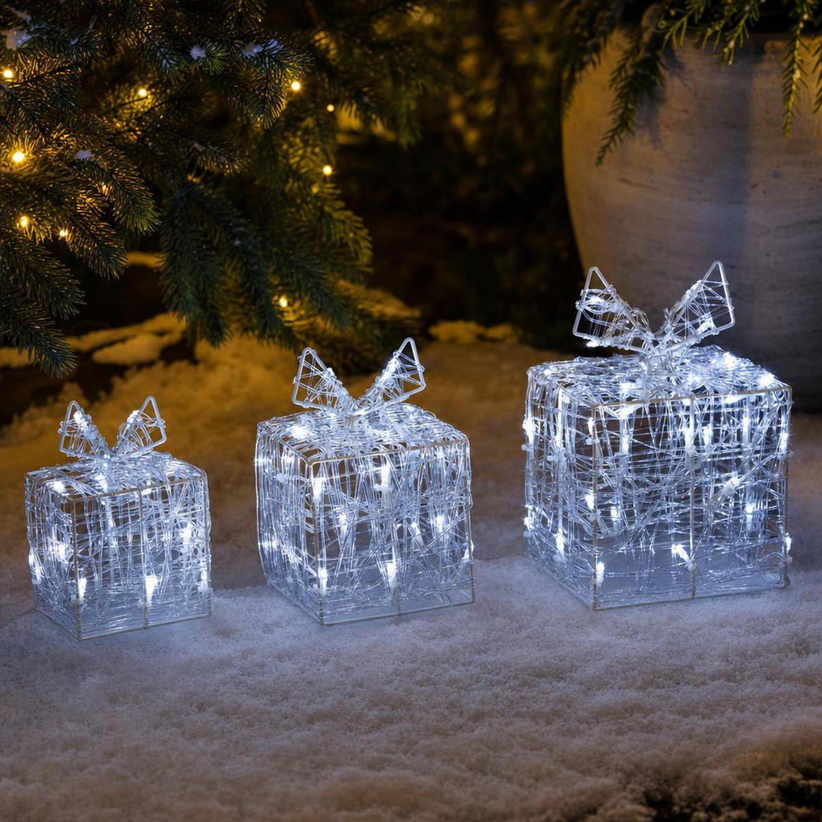 GESCHENKE Außendekoration - Weiß, Kunststoff (15/15/11cm) - Fééric Lights and Christmas