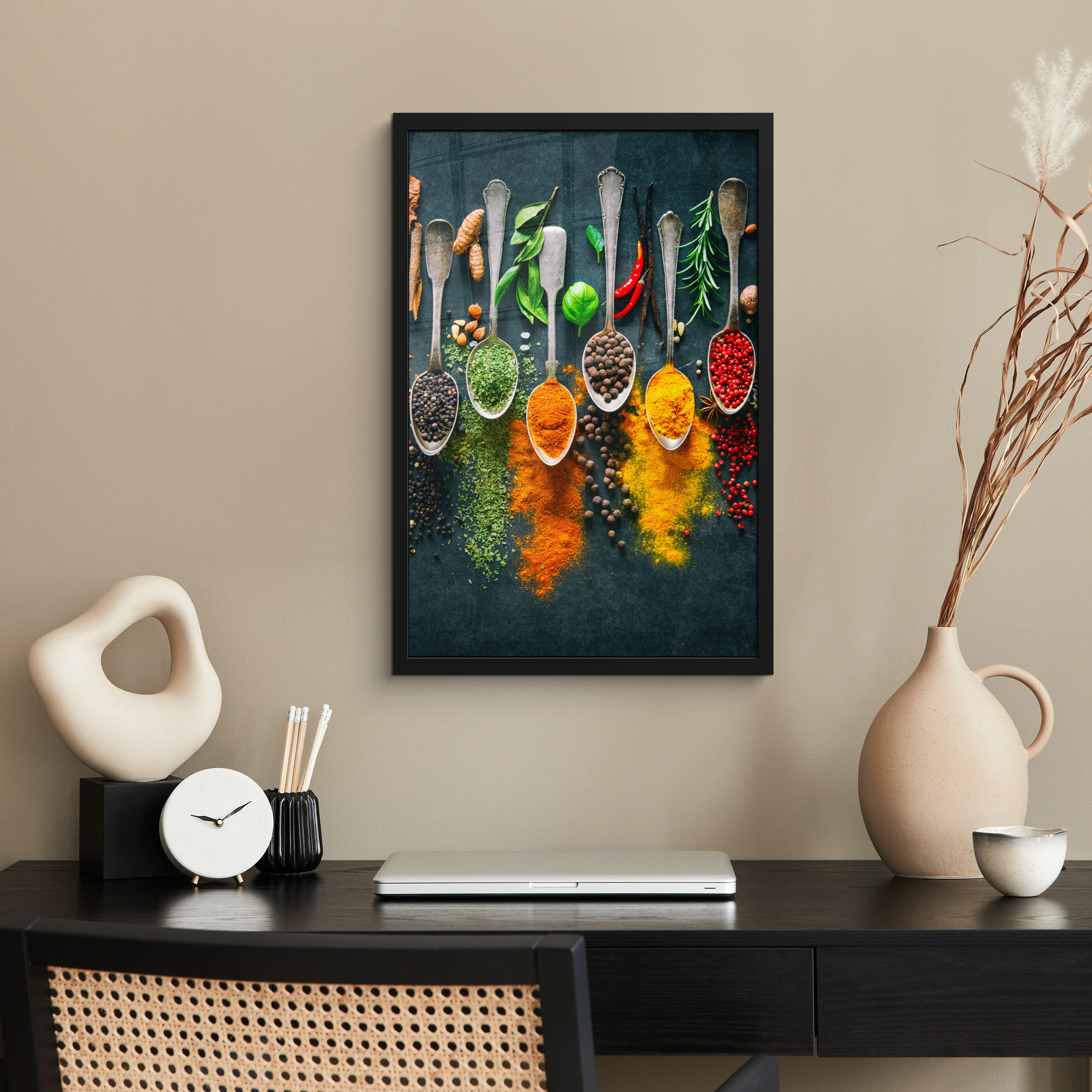 GERAHMTES BILD Kräuter - Gewürze - Löffel 40x60 cm - Currygelb, Papier (40/60cm) - MuchoWow