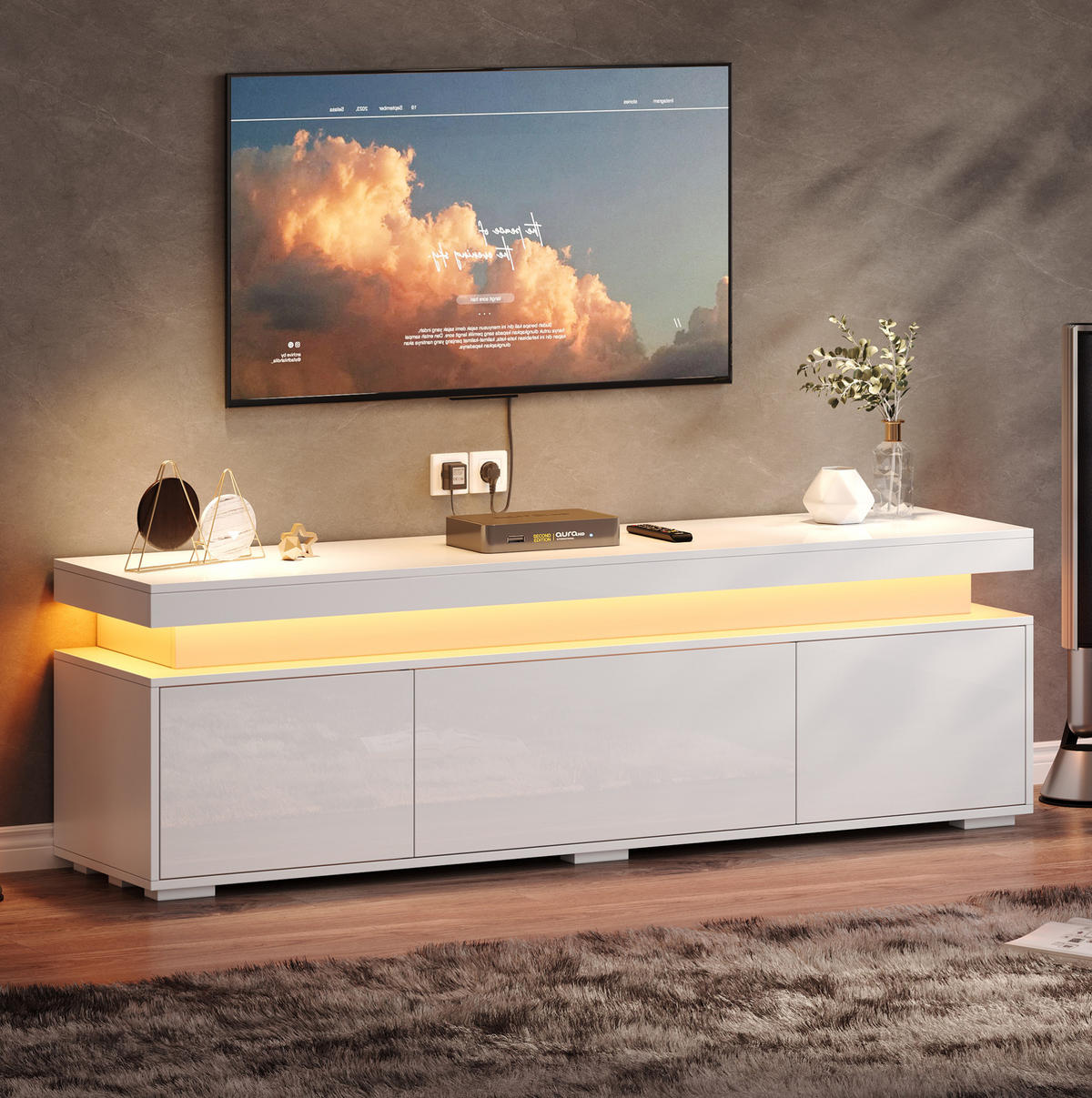 TV stolek z dřevotřísky 150x35x43 cm bílý s LED osvětlením, 3 dvířky a 4 přihrádkami - bílá, kompozitní dřevo (150/43/35cm) - Modfu