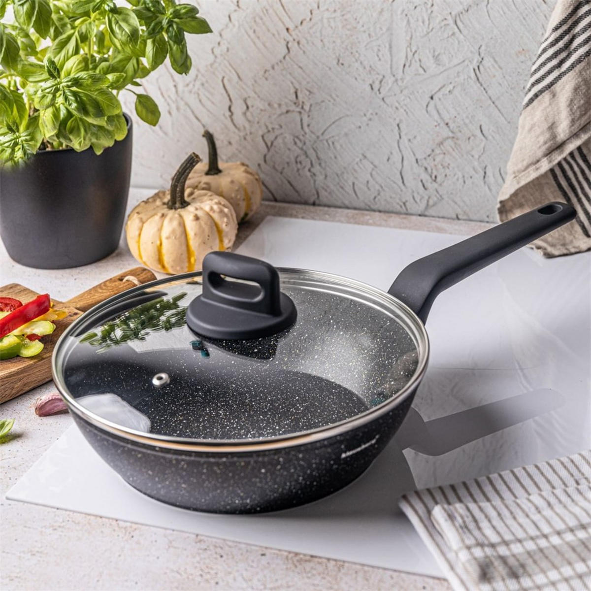 PFANNE Schwarz 24/24/6.5 cm KB7666 - Schwarz, Metall (24cm) - Klausberg 