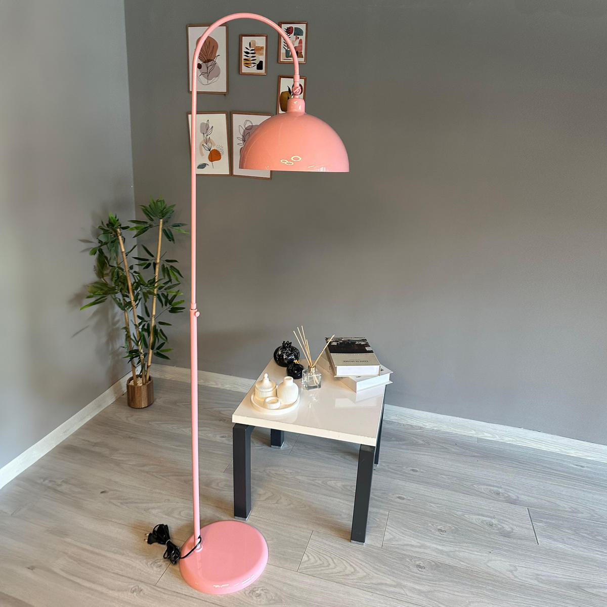 STEHLAMPE Gorkiede E27, verstellbarer Lampenschirm aus Metall - Pink, Metall (37/37/170cm) - Bamyum
