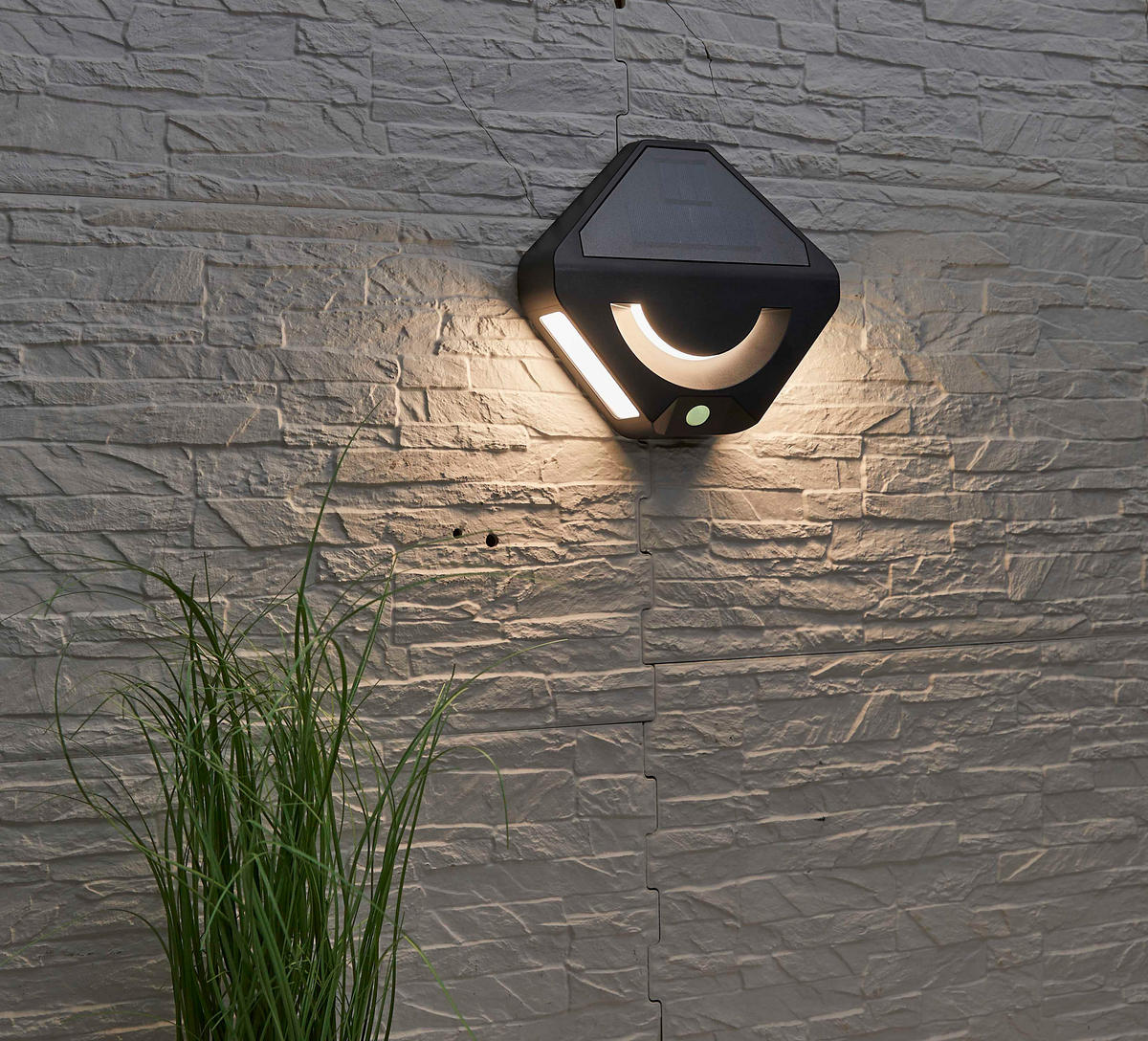LED-WANDLEUCHTE Solar Außenbereich Dämmerungssensor 45 Auslösungen Nachtlicht - Schwarz, Kunststoff (22/22/5.2cm) - Northpoint