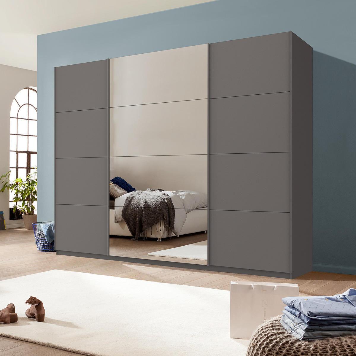 SCHWEBETÜRENSCHRANK - Graphitfarben, Glas/Holzwerkstoff (315/236/68cm) - home24