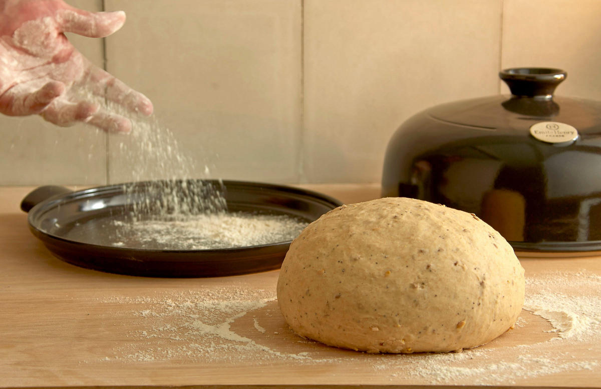 BROTBACKFORM Fusain - ø 28 cm / 4.5 Liter - Grau, Keramik (2/17/34cm) - Emile Henry