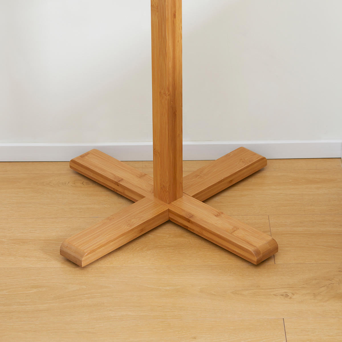 GARDEROBENSTÄNDER aus Bambus, Kleiderständer mit 8 Haken, Jackenständer für Flur - Naturfarben, Naturmaterialien (49.5/178/49.5cm) - HOMCOM