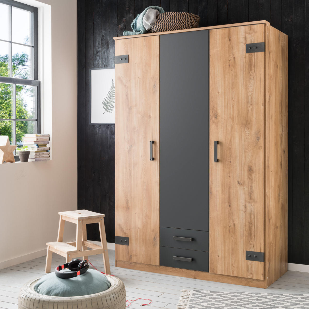 KLEIDERSCHRANK Cork in Plankeneiche mit Grafit 135x199x58 cm (BxHxT) – Drehtürenschrank ohne Spiegel in Breite 135cm - Braun/Grau, Holzwerkstoff (120/200/80cm)