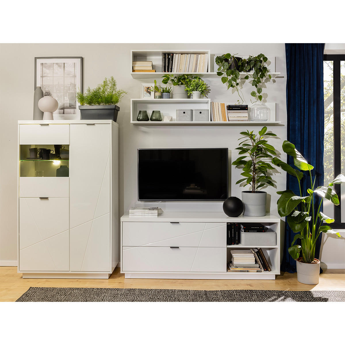 VITRÍNA Sven Bílá - bílá, kompozitní dřevo (94/157/43cm) - Petits-meubles