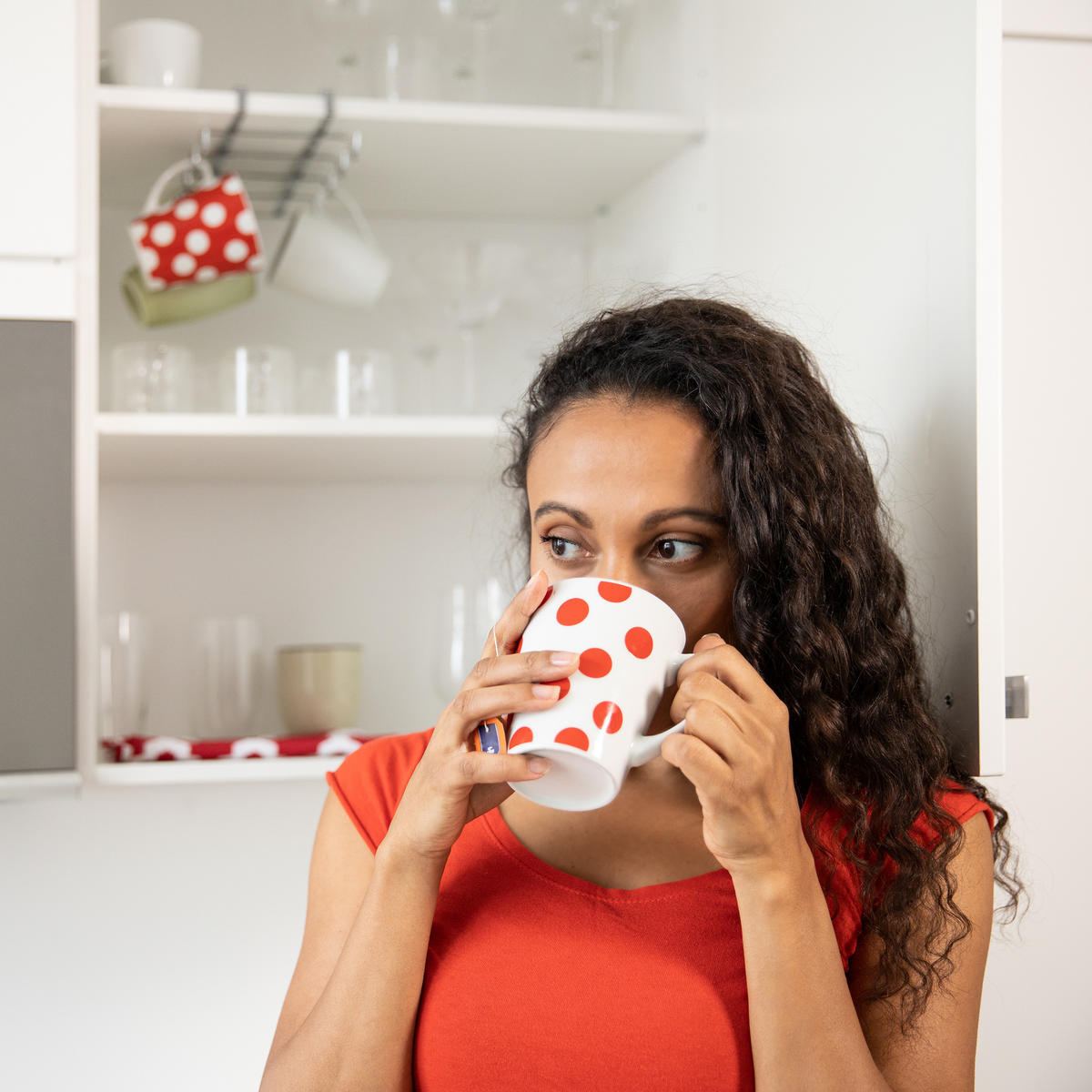 TASSENHALTER - Silberfarben, Metall (14/6/28cm) - Relaxdays